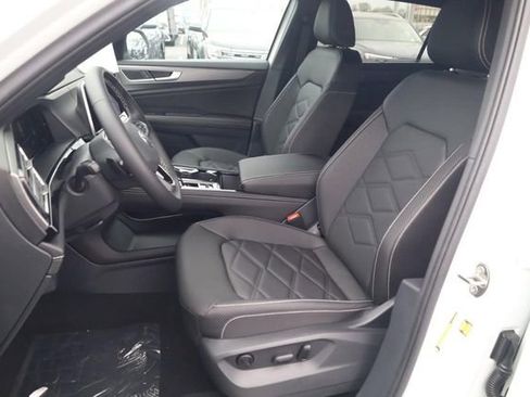 New 2026 Volkswagen Atlas Cross Sport SE image 18