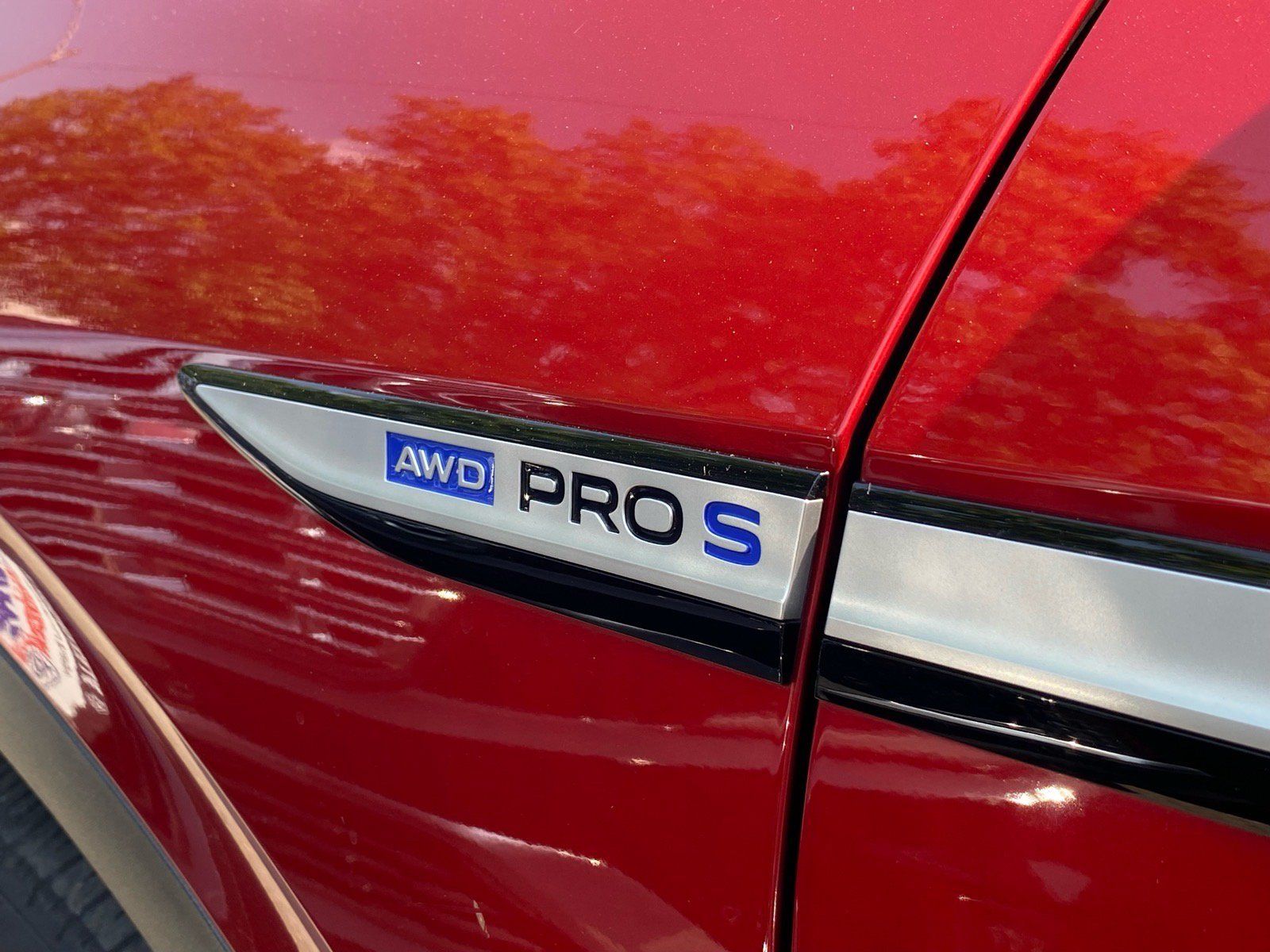 Used 2023 Volkswagen ID.4 Pro S AWD/4WD image 5