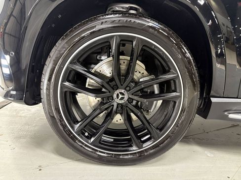 Used 2025 Mercedes-Benz GLS 580 4MATIC image 39