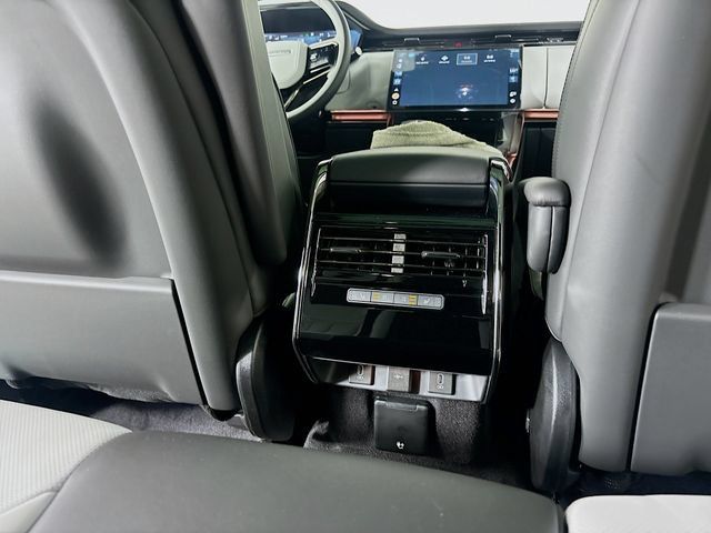 New 2026 Land Rover Range Rover Sport Dynamic SE AWD/4WD image 24