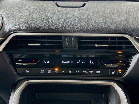 Used 2024 MAZDA CX-90 Plug-In Hybrid w/ Premium Pkg AWD/4WD image 24