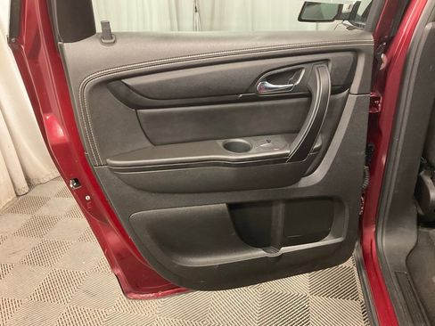 Used 2015 Chevrolet Traverse LT image 34