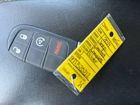 Used 2021 Jeep Compass Limited AWD/4WD image 39
