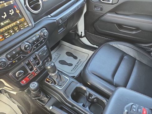 Used 2023 Jeep Wrangler Unlimited Rubicon 392 image 30