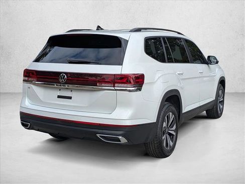 New 2026 Volkswagen Atlas SE image 2