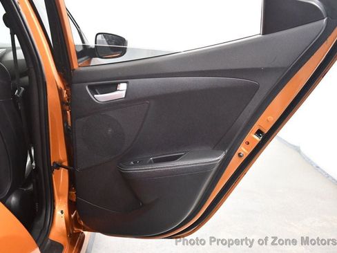 Used 2016 Hyundai Veloster Turbo image 18