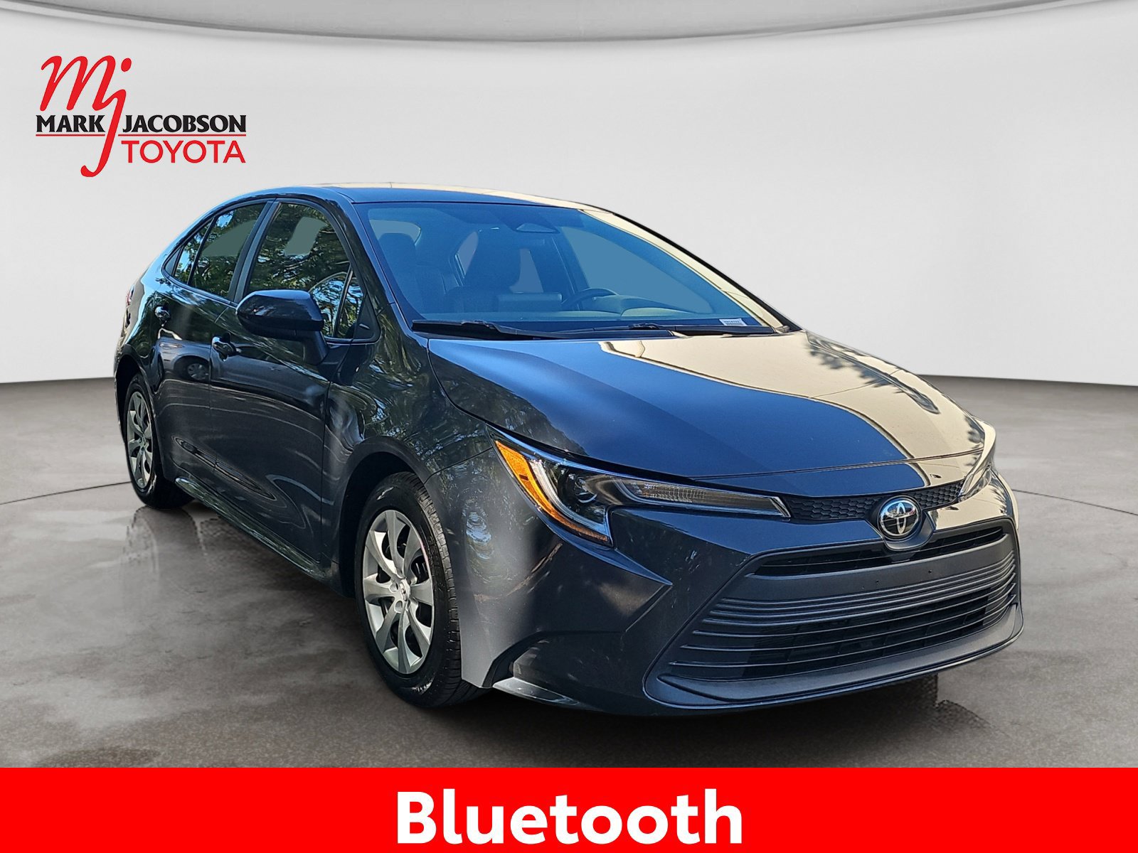 Used 2024 Toyota Corolla LE FWD image 5