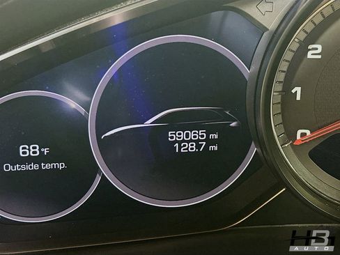 Used 2019 Porsche Cayenne Turbo w/ Premium Plus Package image 11