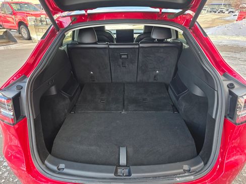 Used 2021 Tesla Model Y Long Range image 6