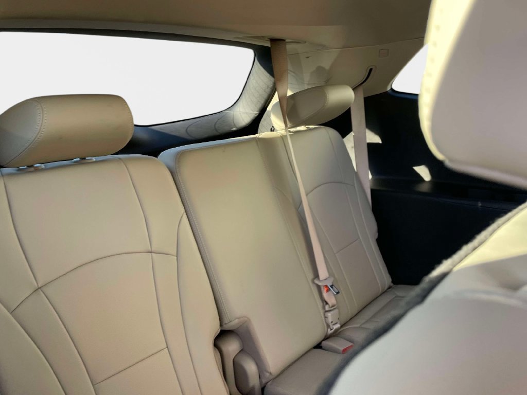 Used 2021 Buick Enclave Essence FWD image 13