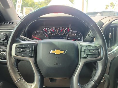 Used 2020 Chevrolet Silverado 1500 LT AWD/4WD image 15