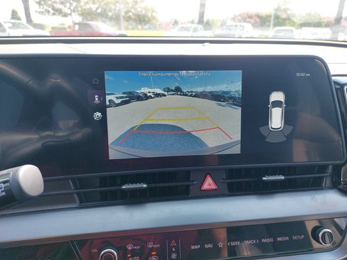 Used 2024 Kia Sportage EX FWD image 23