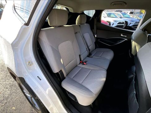 Used 2018 Hyundai Santa Fe Sport image 18