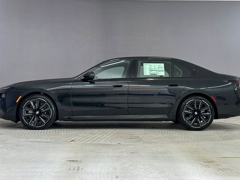New 2026 BMW 740i w/ Premium Package image 2