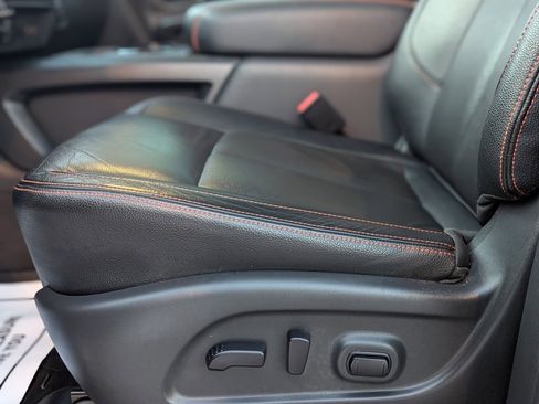 Used 2021 Nissan Titan PRO-4X w/ Pro-4x Convenience Package image 32