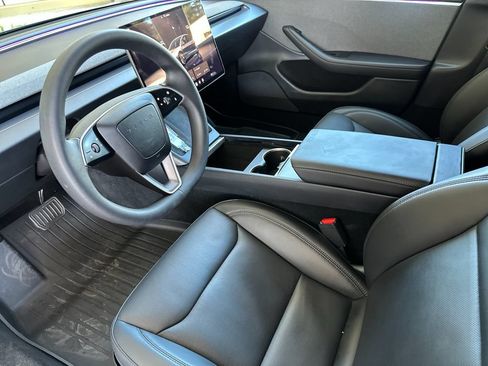 Used 2024 Tesla Model 3 Standard Range RWD image 9