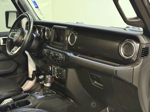 Used 2021 Jeep Wrangler Unlimited Sahara image 22