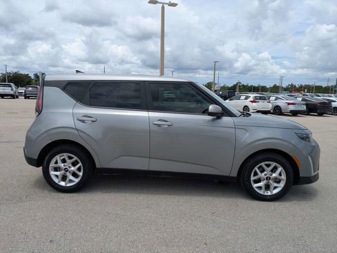 Certified 2023 Kia Soul LX w/ Option Group 015 FWD image 4