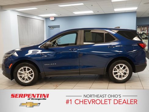 Certified 2022 Chevrolet Equinox LS w/ LS Convenience Package image 2