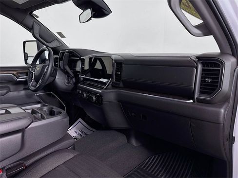 Used 2025 Chevrolet Silverado 2500 LT w/ Convenience Package image 29