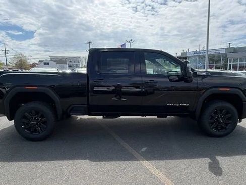 New 2026 GMC Sierra 2500 AT4 w/ Technology Package AWD/4WD image 8