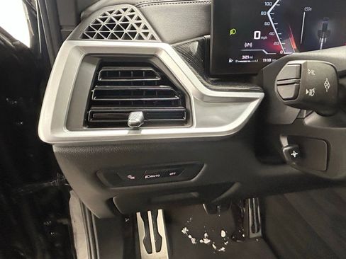 Used 2025 BMW X5 M60i image 27