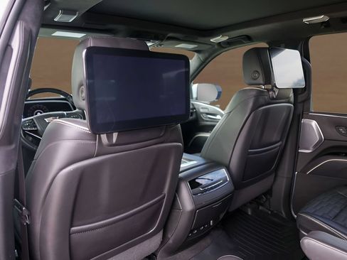Used 2022 Cadillac Escalade Sport Platinum AWD/4WD image 28