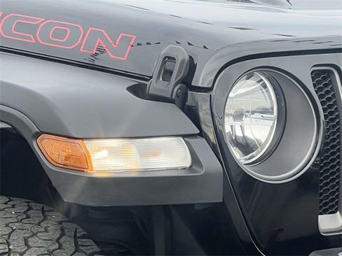 Used 2022 Jeep Wrangler Unlimited Rubicon w/ Xtreme Recon 35" Tire Package image 8