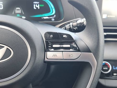 Used 2025 Hyundai Elantra Hybrid FWD image 25