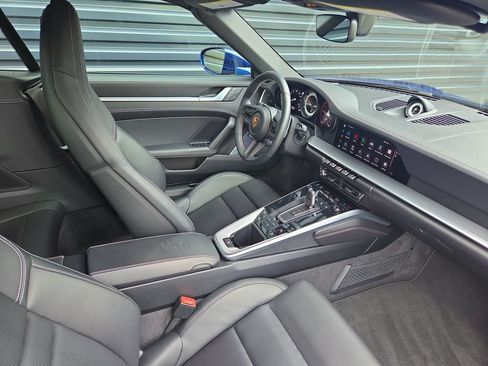 Certified 2022 Porsche 911 Carrera 4S AWD/4WD image 18