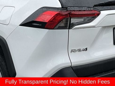 Used 2024 Toyota RAV4 LE AWD/4WD image 5