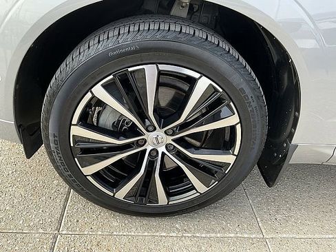 Used 2023 Volvo XC60 B6 Ultimate image 13