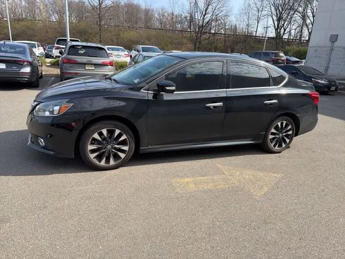 Used 2018 Nissan Sentra SR image 4