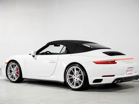 Used 2017 Porsche 911 Carrera 4S image 8