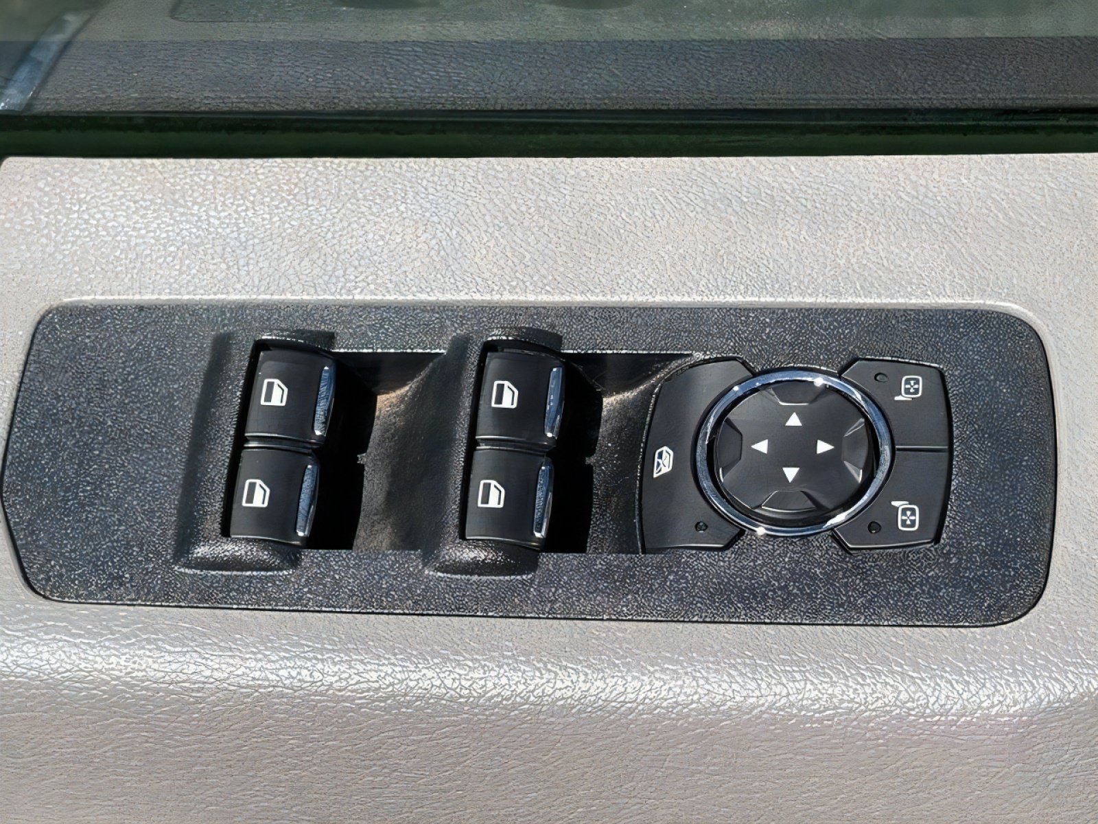 Used 2018 Ford F150 XLT w/ Equipment Group 302A Luxury AWD/4WD image 16