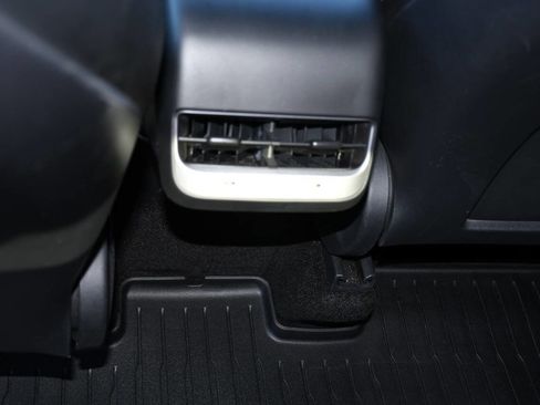 Used 2021 Tesla Model Y 2WD image 18