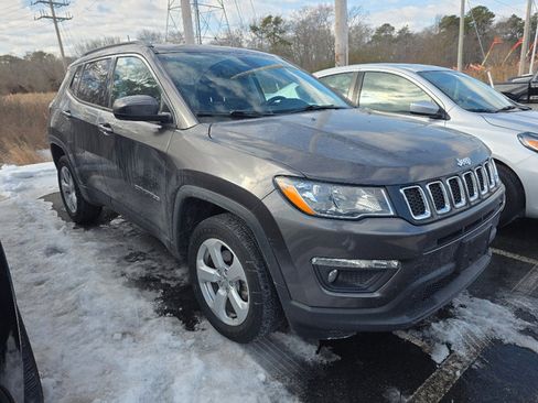 Used 2021 Jeep Compass Latitude w/ Convenience Group image 3