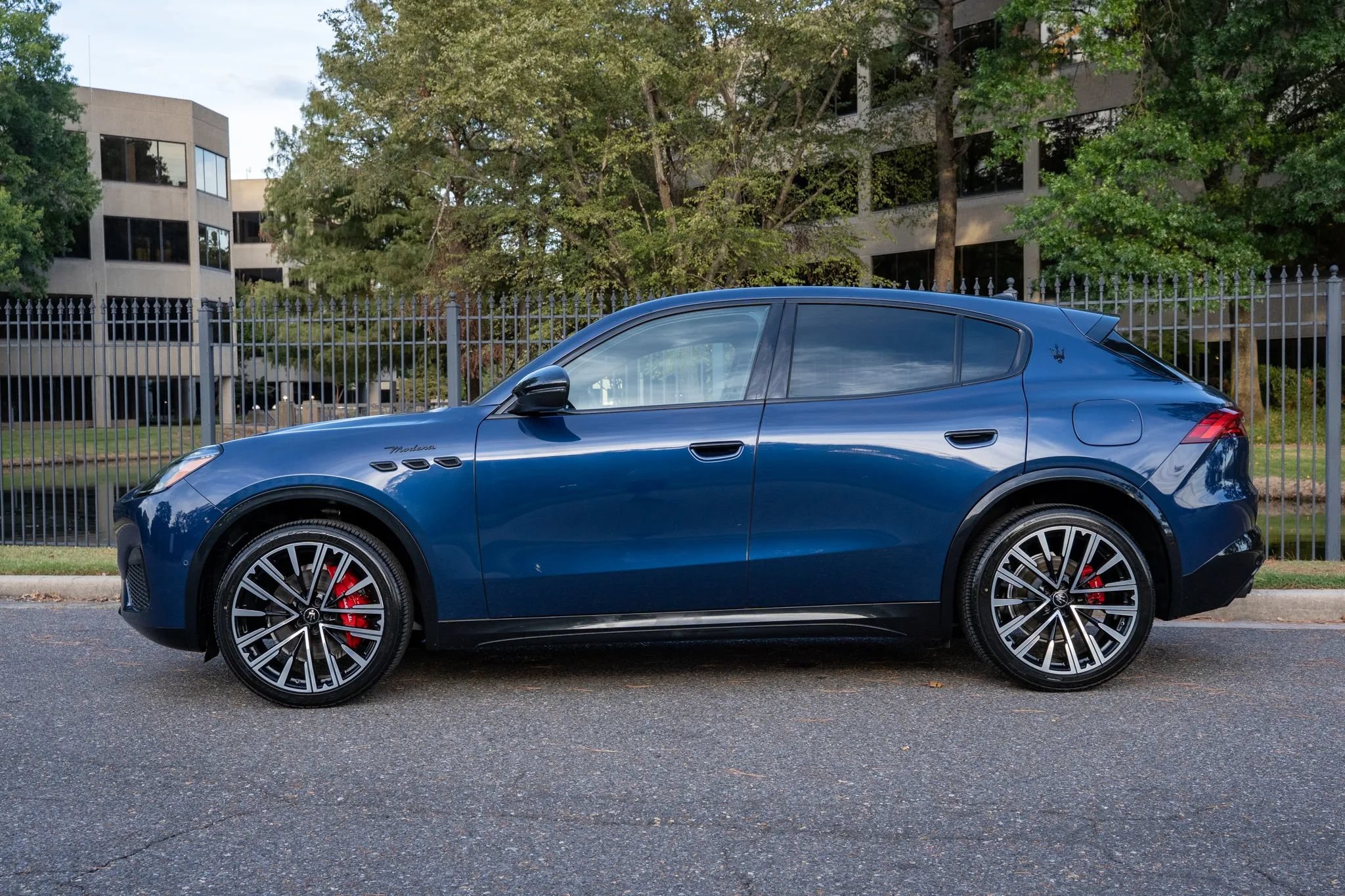 Used 2025 Maserati Grecale Modena AWD/4WD image 9