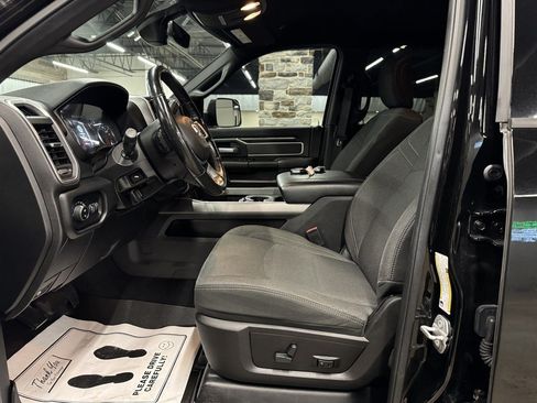 Used 2019 RAM 2500 Big Horn w/ Black Appearance Package AWD/4WD image 23