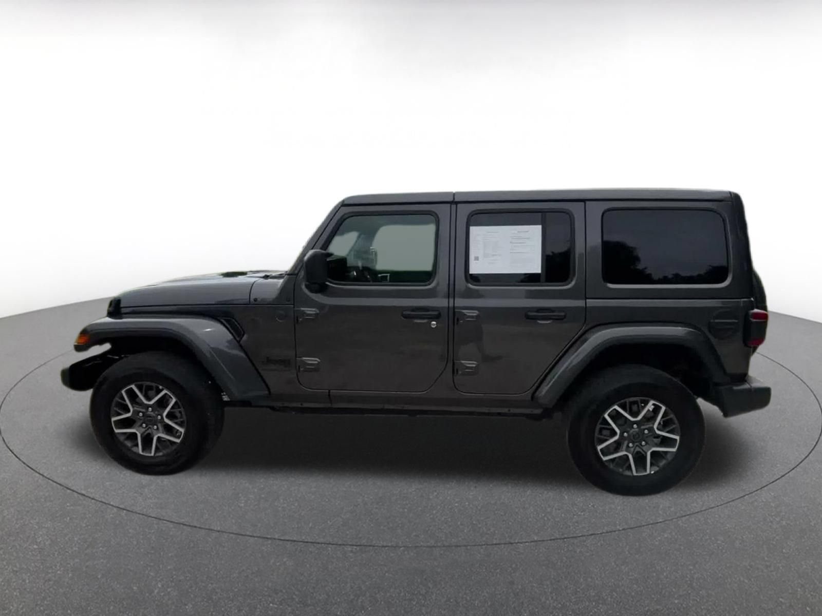 Used 2025 Jeep Wrangler Unlimited Sahara AWD/4WD image 8
