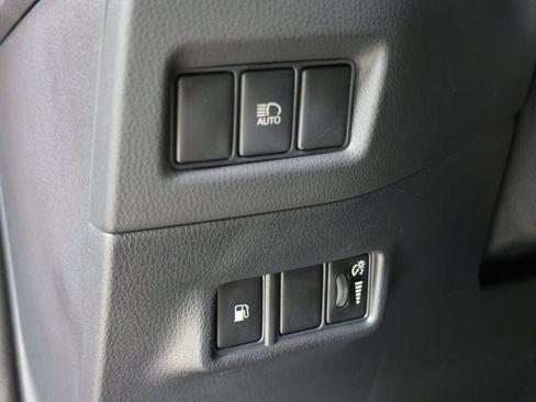 Used 2021 Toyota C-HR XLE image 20