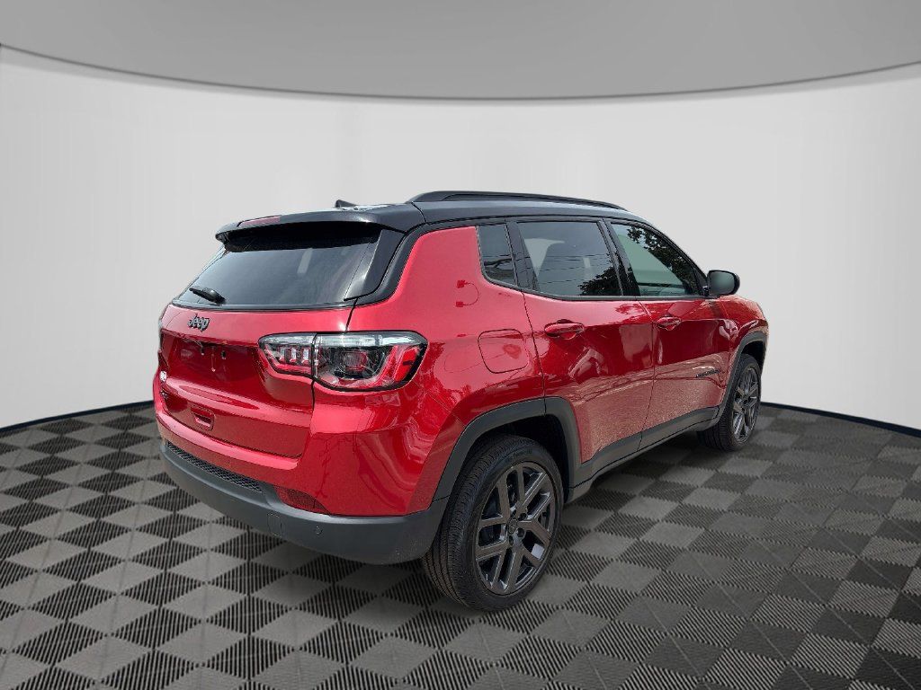 Used 2026 Jeep Compass Limited AWD/4WD image 5