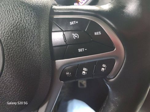 Used 2018 Jeep Grand Cherokee Overland AWD/4WD image 34