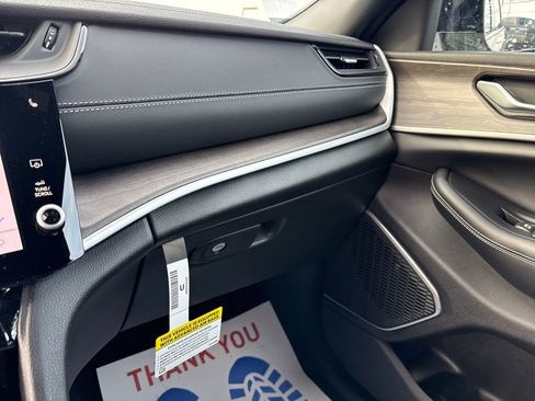 New 2026 Jeep Grand Cherokee Limited w/ Limited Altitude Package image 25