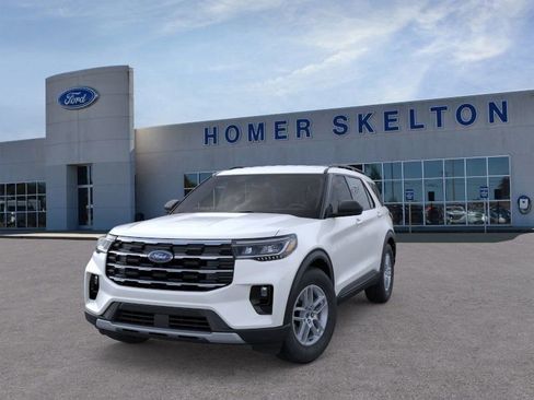 New 2026 Ford Explorer Active w/ Active Comfort Package image 2