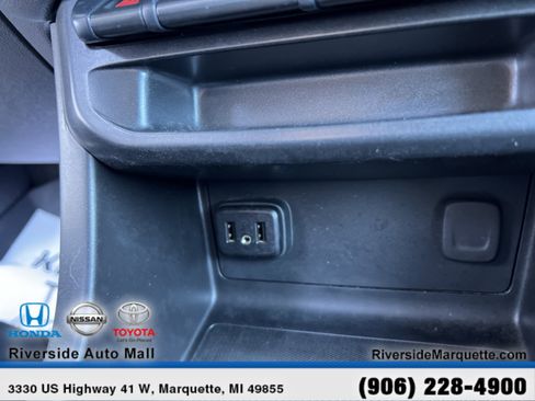 Used 2019 GMC Canyon SLE image 18