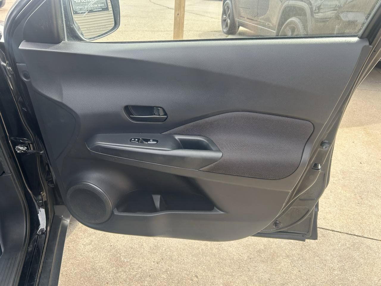 Used 2019 Nissan Kicks S FWD image 16
