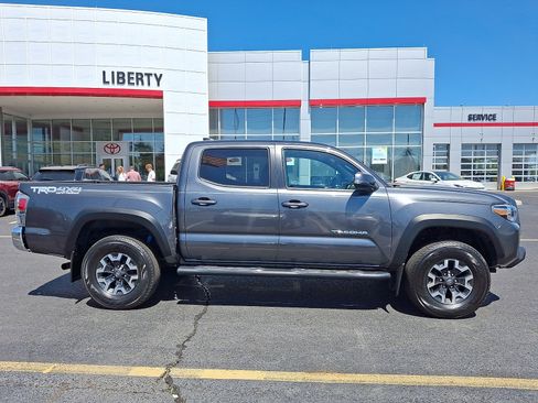 Used 2023 Toyota Tacoma TRD Off-Road AWD/4WD image 7