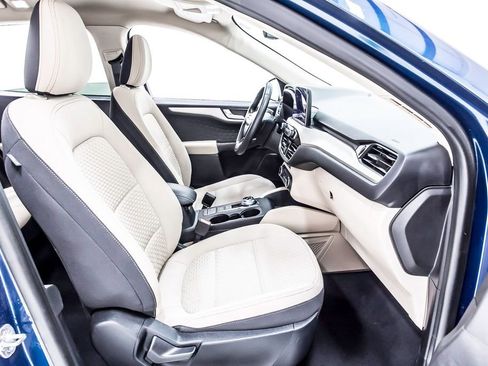 Used 2020 Ford Escape SE Sport image 29