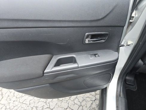 Used 2020 Mitsubishi Outlander Sport ES image 16